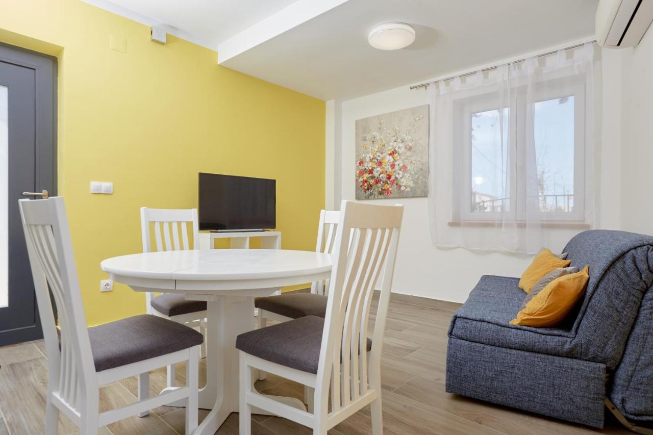 Apartments Nika Turanj Luaran gambar