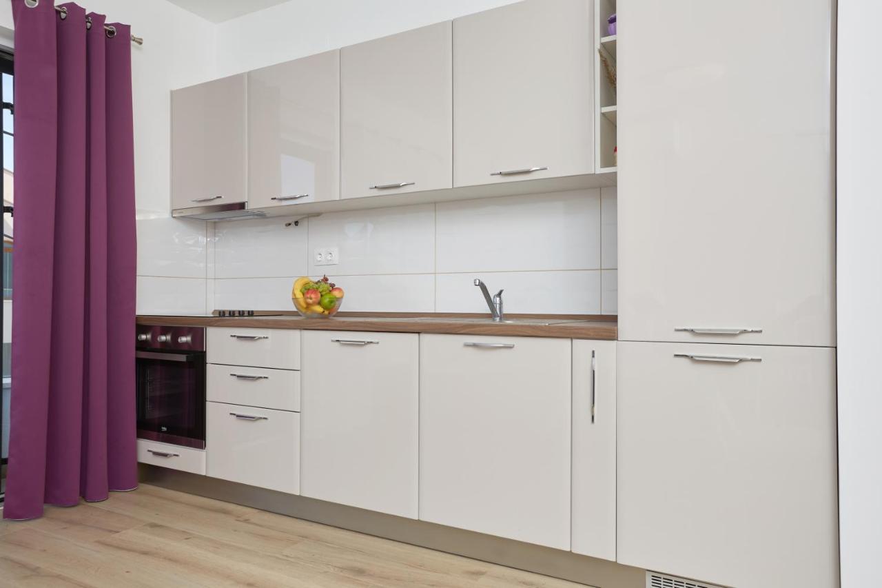 Apartments Nika Turanj Luaran gambar