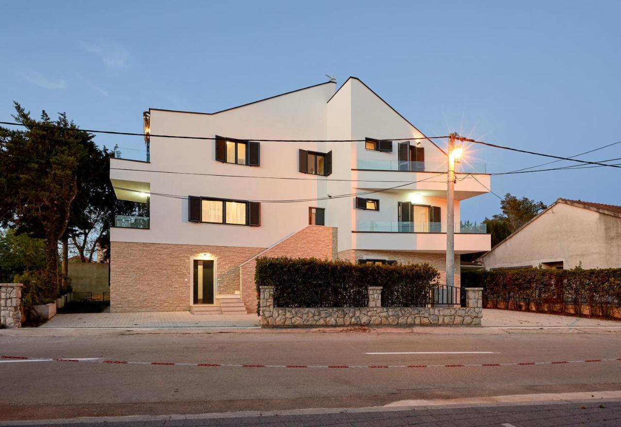 Apartments Nika Turanj Luaran gambar
