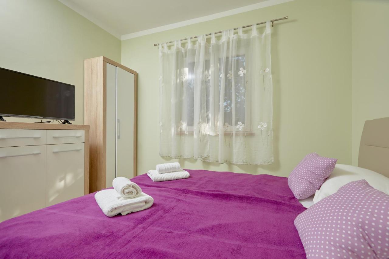 Apartments Nika Turanj Luaran gambar