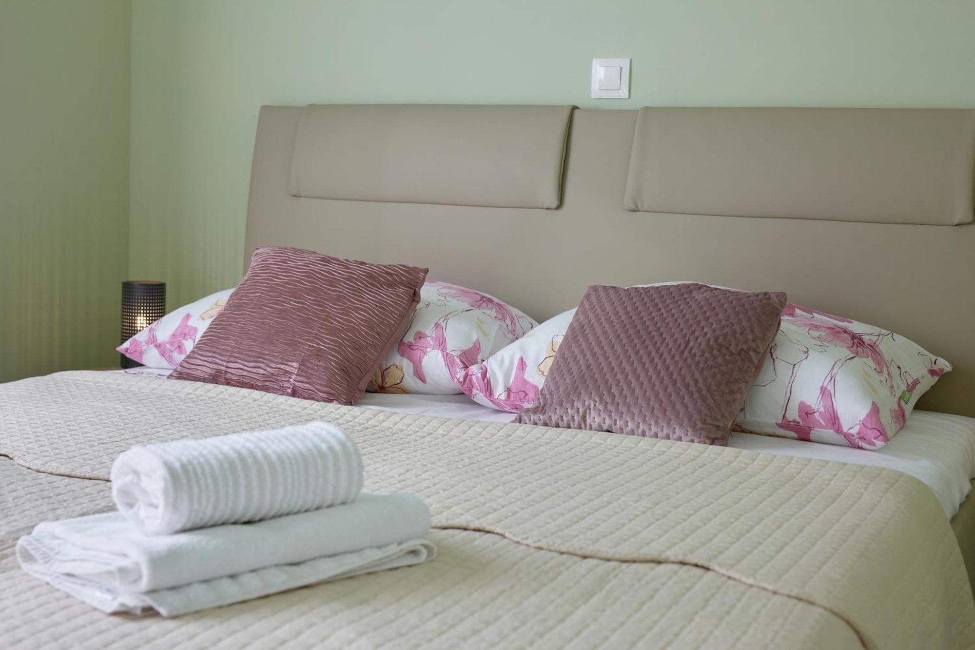 Apartments Nika Turanj Bilik gambar